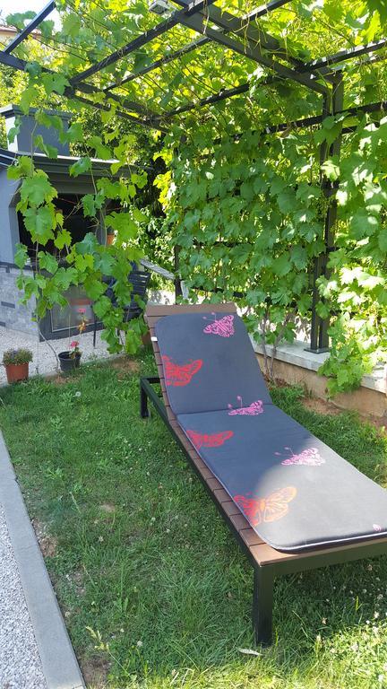 לובראן Rogic Apartment מראה חיצוני תמונה