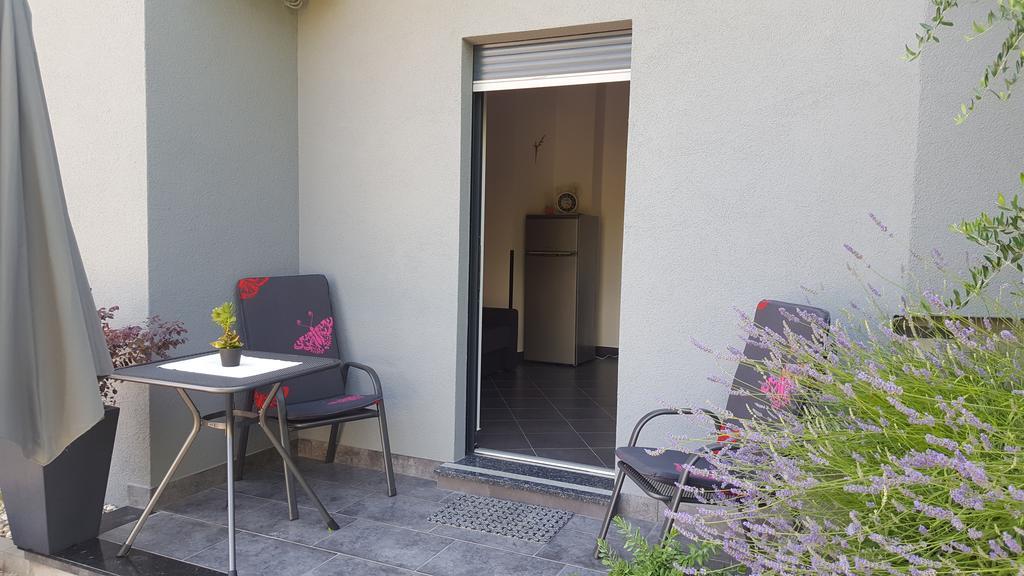 לובראן Rogic Apartment מראה חיצוני תמונה